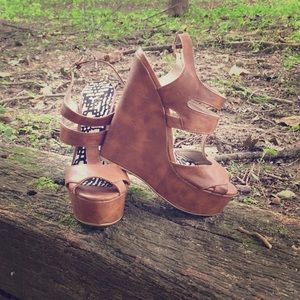 Brown wedges!