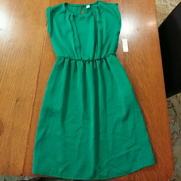 Old Navy Dresses & Skirts - Kelly green sateen dress NWT!
