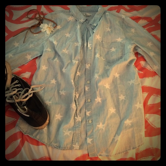 Star print button up