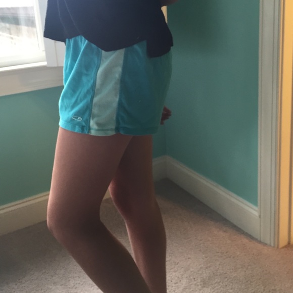 Shorts - Picture 2 of 3