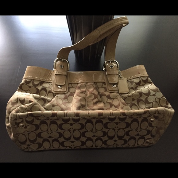 Authentic Coach Purse - Picture 1 of 1
