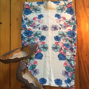 H&M white/flower midi pencil skirt!