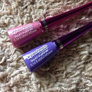 2 #flashmob glitter liquid eyeliner