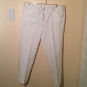 Anne Taylor white Capri pants