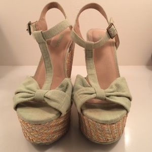 MINT GREEN Wedge heels size 8!!