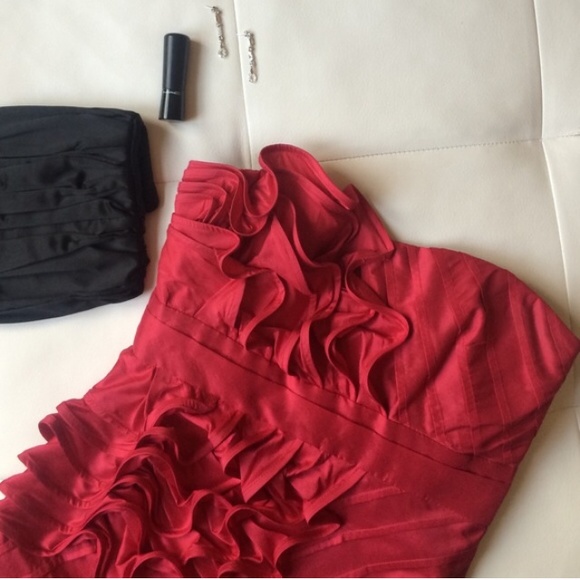 ๐HP! Phoebe Couture Red strapless cocktail dress - Picture 2 of 4