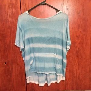 Slouch tee with hood and front pocket