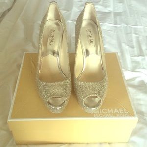 ONE DAY SALE!! Michael Kors Heels