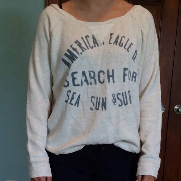 Pullover sweater.