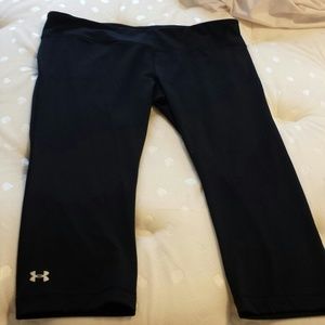 Fitted capri workout pants