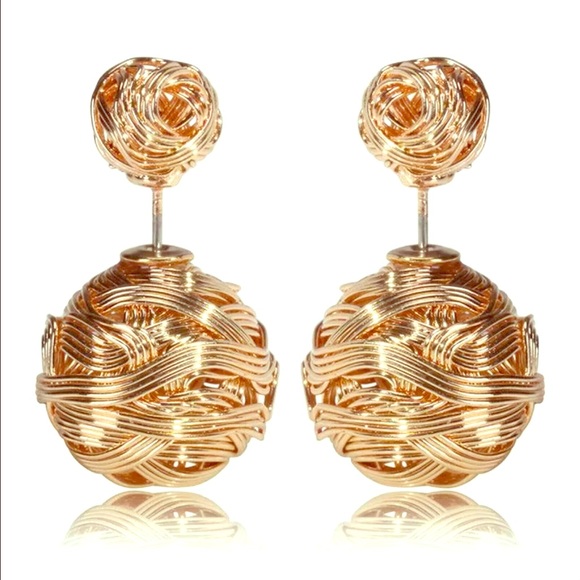 Double sided ball earrings