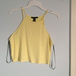 ⚠️FOREVER 2⃣1⃣Halter neck crop tank!