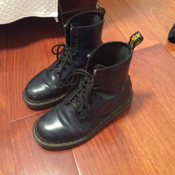 Doc Marten Boots in Navy Blue