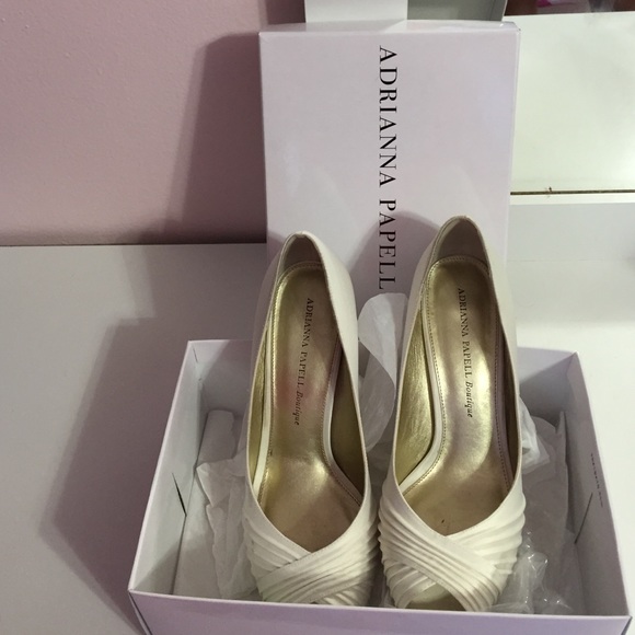 adrianna papell bridal shoes