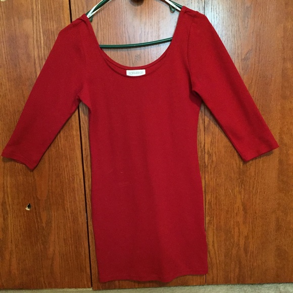 Red quarter sleeve dress