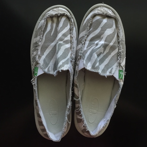 Sanuk shoes
