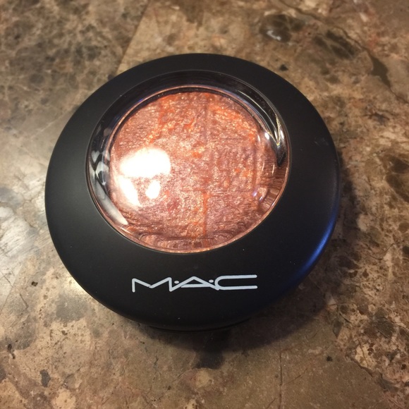 Mac blush Uplifting