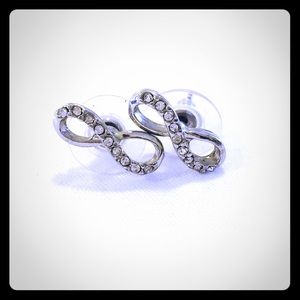 Silver diamond Infiniti earrings!