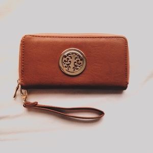brown zip wallet