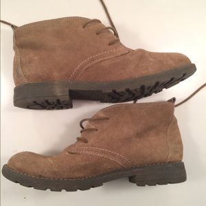 💔SOLD Bjorndal's Suede Tan/Taupe Ankle Boots