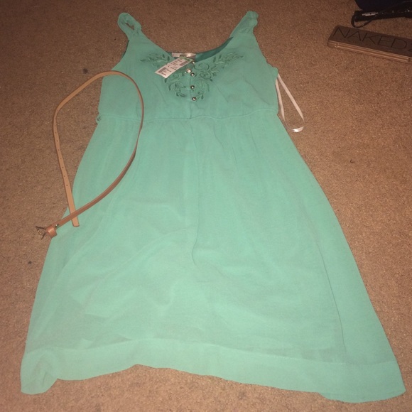 brand new teal dress with optional brown belt