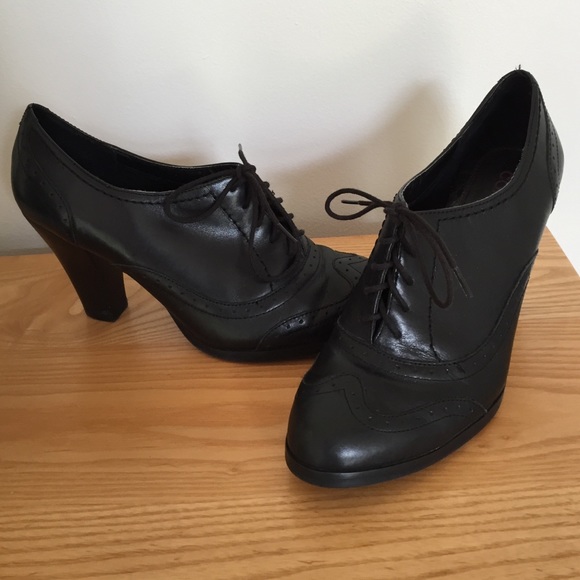 Shoes - Winged Tip Heels