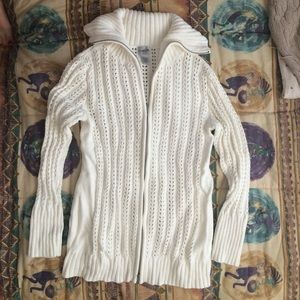 Thick Collar White Sweater