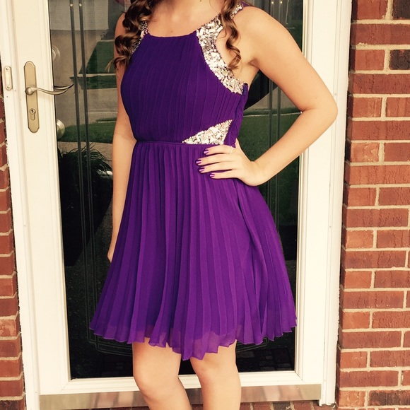 Gorgeous semi-formal dress 🎀