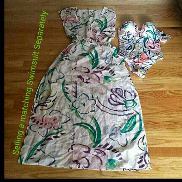 NWT Victoria's Secret Floral Beach Dress. Small