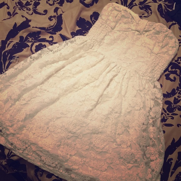 💛🌼Abercrombie & Fitch Strapless Dress🌼💛