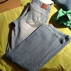 Maurices jeans