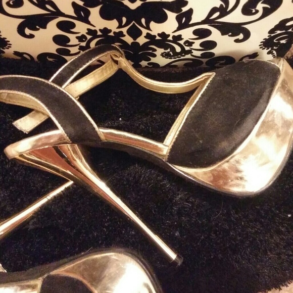 High heels - Picture 2 of 4