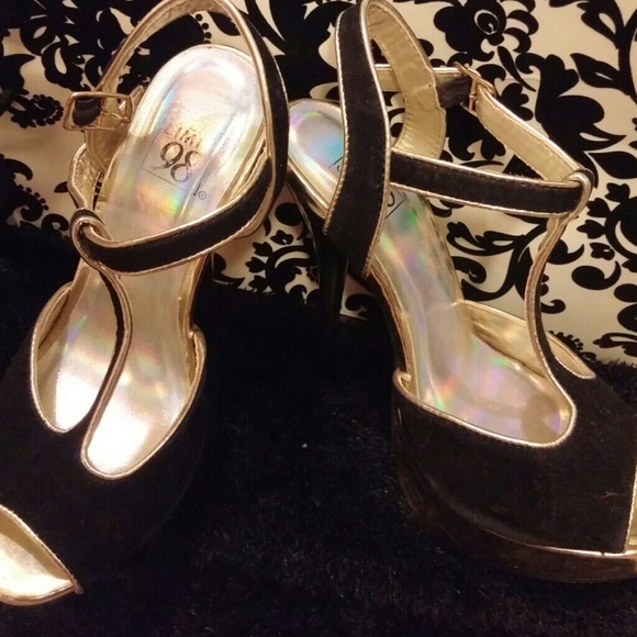 High heels - Picture 4 of 4