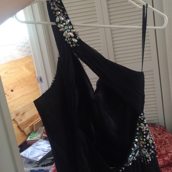 Black prom dress. - Picture 2 of 3