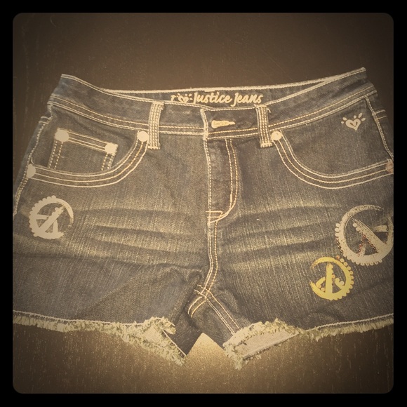 Justice denim shorts 🎀 Size 18 in girls