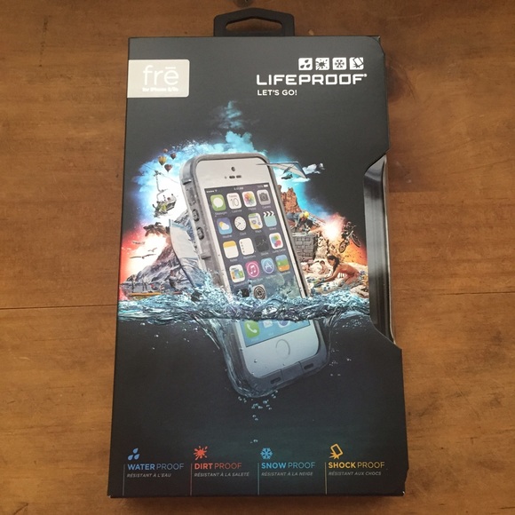 iPhone 5/5s BRAND NEW life proof case