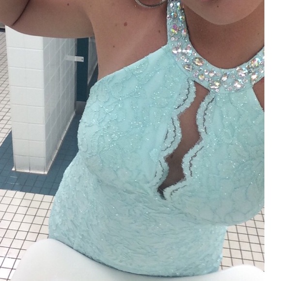 prom dress - Picture 2 of 3