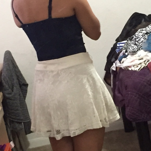 Jean crop top and lace skirt outfit - Picture 3 of 3