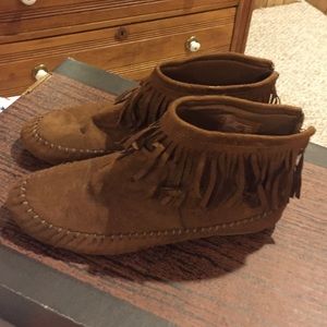 Moccasin Shoe with Zipper and Fringe