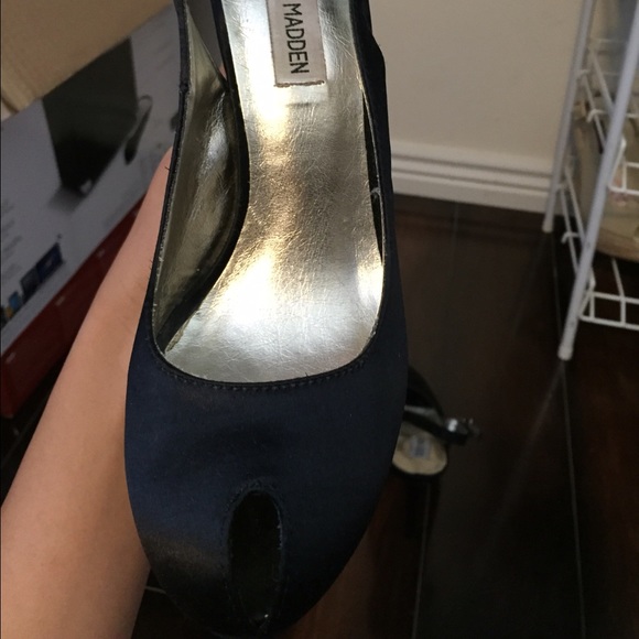 Black Steve Madden heels - Picture 4 of 4