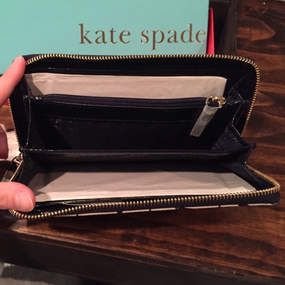 Kate Spade Wallet - Picture 2 of 2