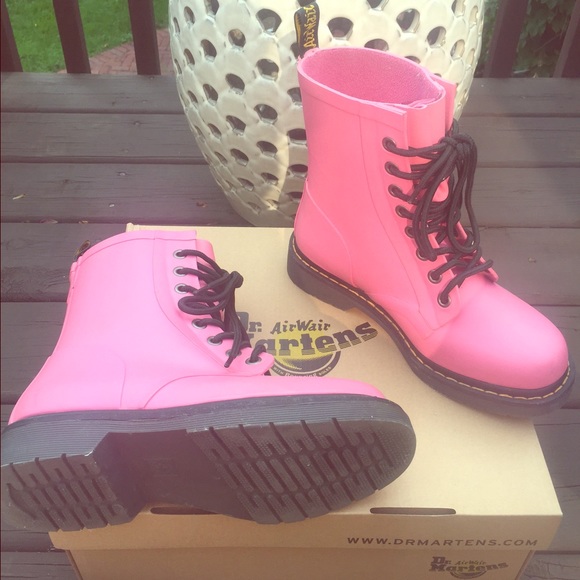 MATT PINK DR. MARTENS (DOCS) 100% AUTHENTIC.