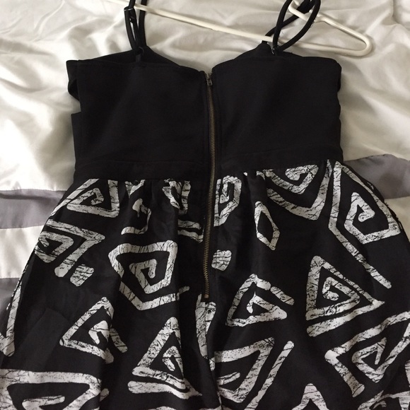 Over-all romper - Picture 3 of 4