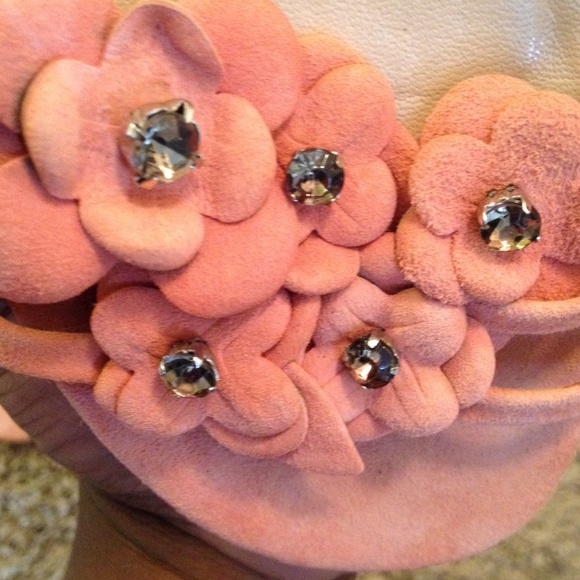 Floral Flat Sandal - Picture 4 of 4