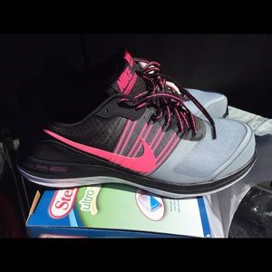 Nike Dual Fusion X