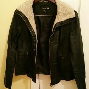 Faux fur collar leather jacket