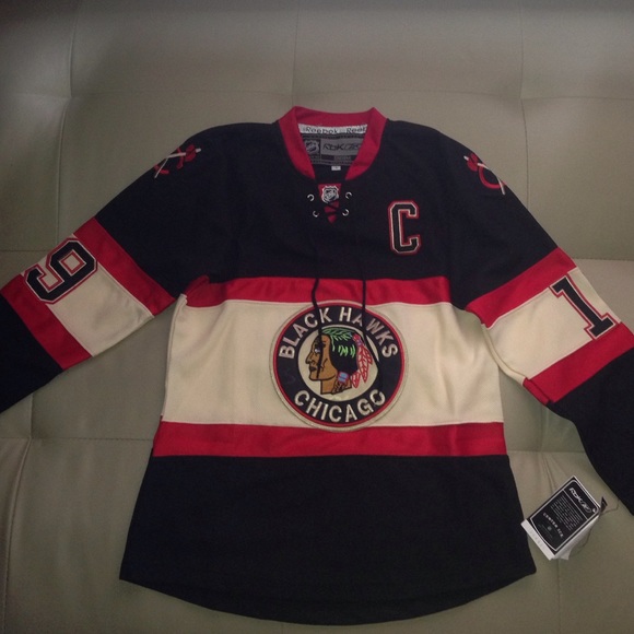 Women's Blackhawks Jersey