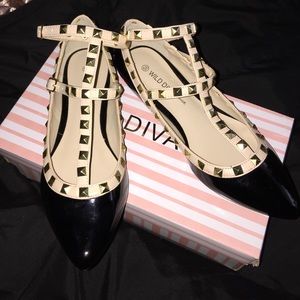 🚫SOLD🚫 Black & Beige Studded Flats