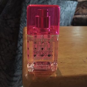 Vs pink body mist