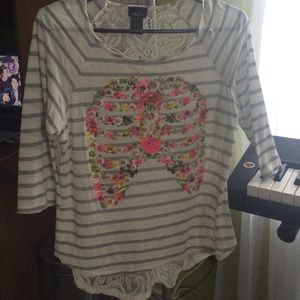Flower Ribcage lace back shirt
